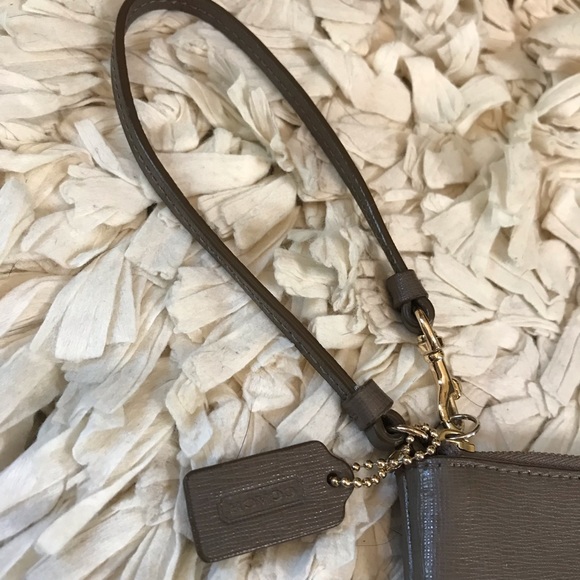 Coach corner zip cross grain leather wristlet - Picture 4 of 8